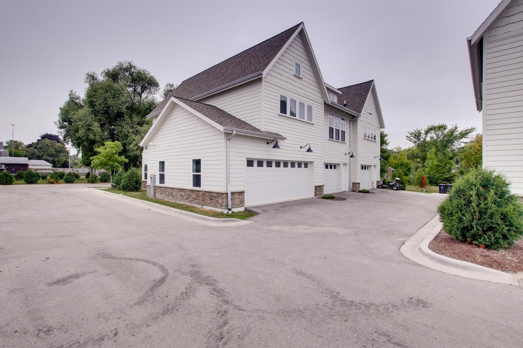 Riverfront Sheboygan Townhome With Grill! Ngoại thất bức ảnh